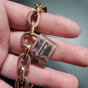 SOLD 💯% Authentic Brandnew with generic box